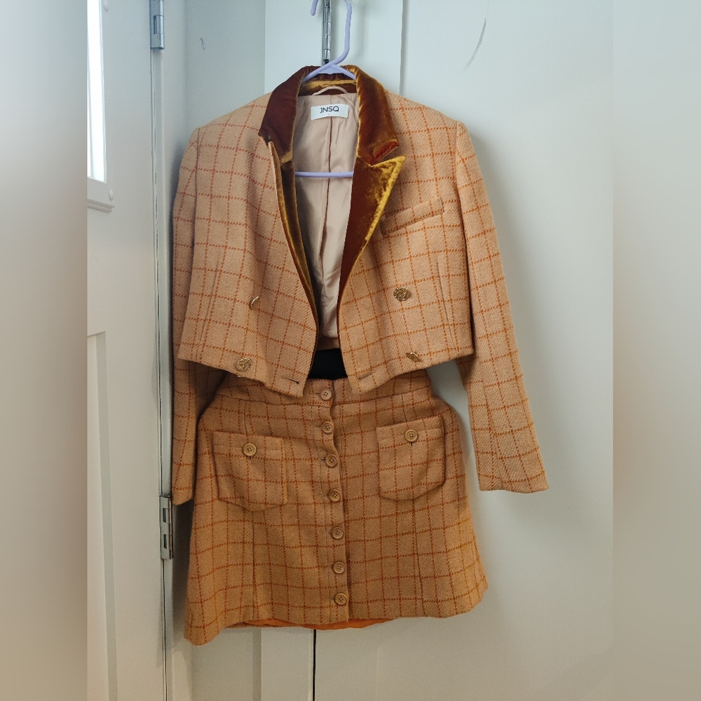 JNSQ tweed Crop top suit set with velvet collar